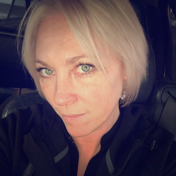 Meet your Posher, Natasha - Picture 2 of 3